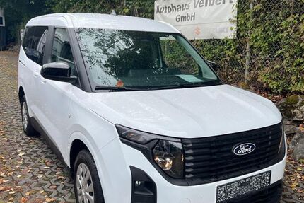 Ford Tourneo Courier 30.809 km 16.900 &euro; Velbert 42553