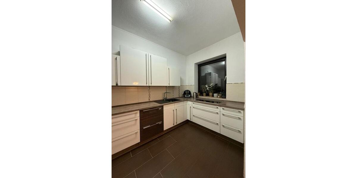 Etagenwohnung Krefeld Cracau - 3 Zimmer, 110 m&sup2;, 315.000&euro; | Angebot:26096565