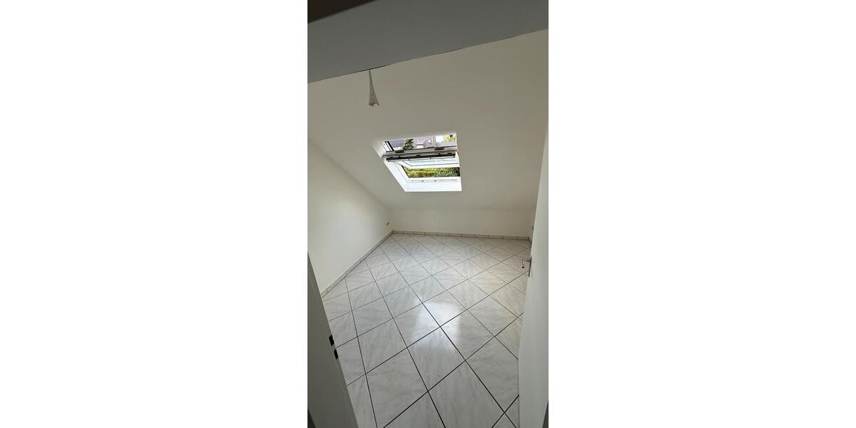 Dachgeschoßwohnung Mülheim an der Ruhr - 3 Zimmer, 78 m&sup2;, 900&euro; | Angebot:27539317