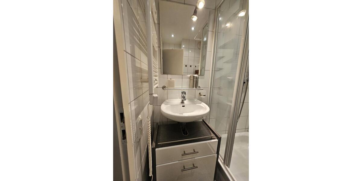 Etagenwohnung Neuss - 1 Zimmer, 37 m&sup2;, 480&euro; | Angebot:27548812