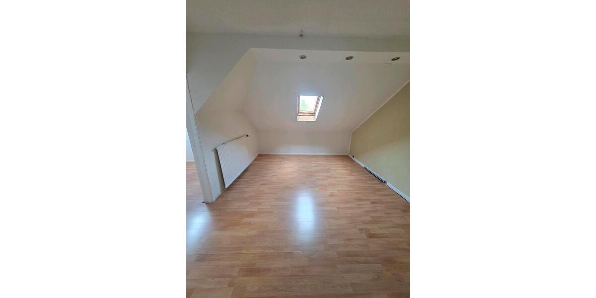 Dachgeschoßwohnung Leverkusen Alkenrath - 3 Zimmer, 50 m&sup2;, 800&euro; | Angebot:27567584