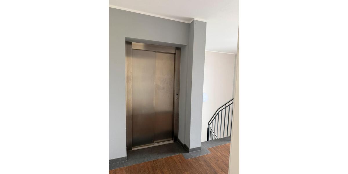 Etagenwohnung Meerbusch - 2 Zimmer, 81 m&sup2;, 1.350&euro; | Angebot:27550884