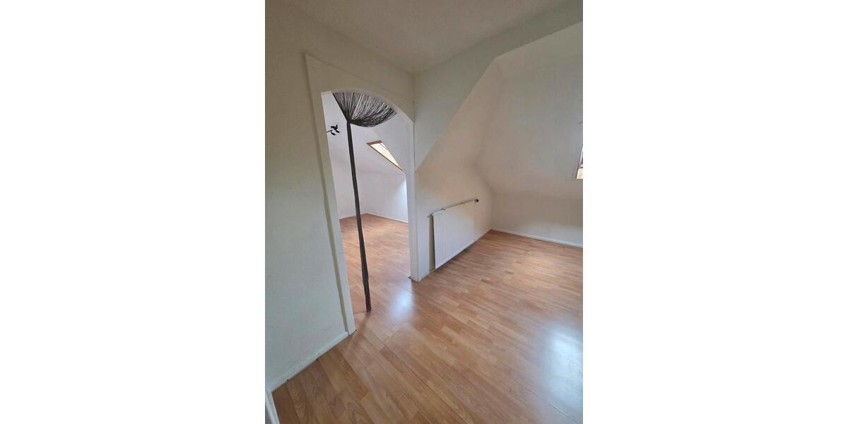 Dachgeschoßwohnung Leverkusen Alkenrath - 3 Zimmer, 50 m&sup2;, 800&euro; | Angebot:27567584