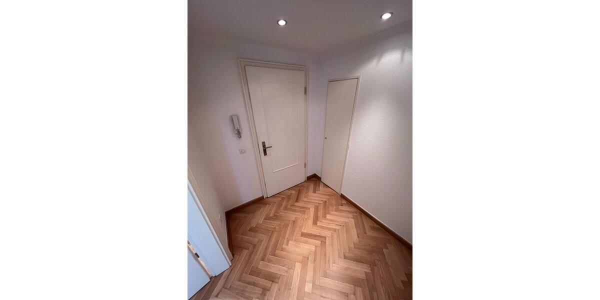 Etagenwohnung Düsseldorf Stadtbezirk 5 - 1 Zimmer, 49 m&sup2;, 1.150&euro; | Angebot:27547930