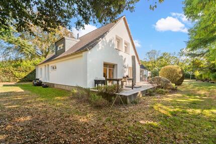 Haus Duisburg Huckingen - 6 Zimmer, 300 m&sup2;, 1.290.000&euro; | Angebot:27557463