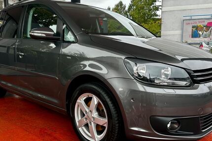 VW Touran 223.389 km 5.490 &euro; Düsseldorf 40589