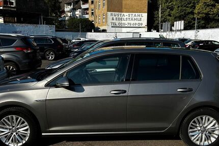 VW Golf 121.600 km 8.300 &euro; Düsseldorf 40225