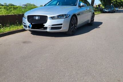 Jaguar XE 124.800 km 16.000 &euro; Duisburg 47249