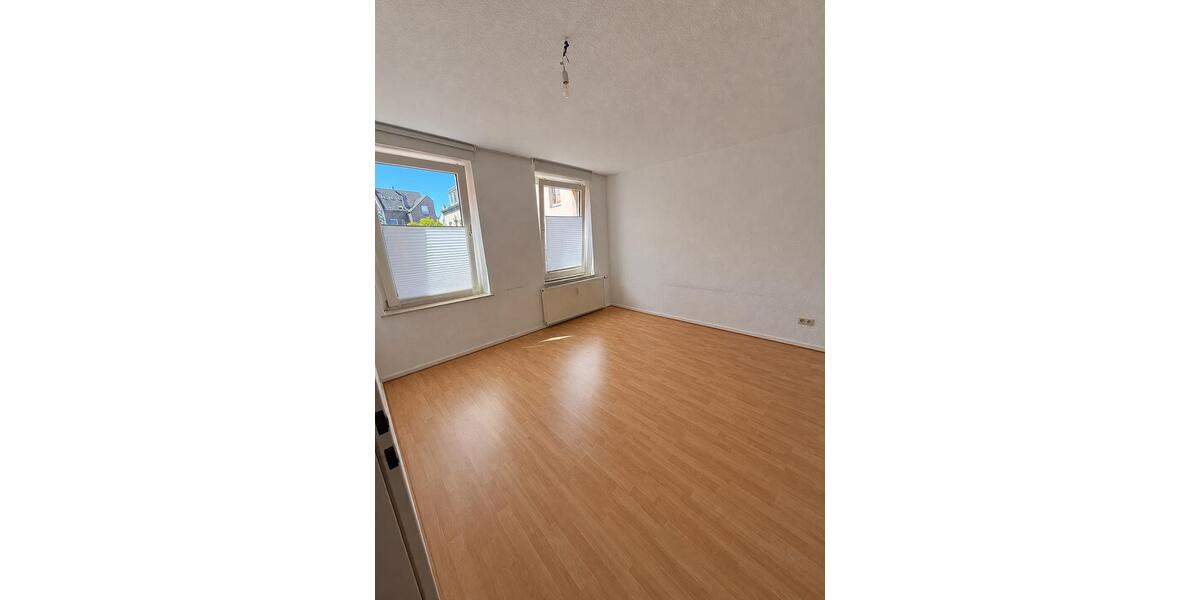 Etagenwohnung Krefeld Benrad - 2 Zimmer, 65 m&sup2;, 700&euro; | Angebot:27539328