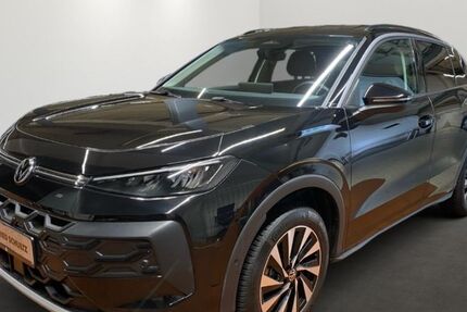 VW T-Roc 7.741 km 28.450 &euro; Düsseldorf 40233