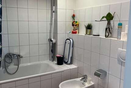 Wohnung Düsseldorf Oberbilk - 3 Zimmer, 93 m&sup2;, 1.674&euro; | Angebot:27489997