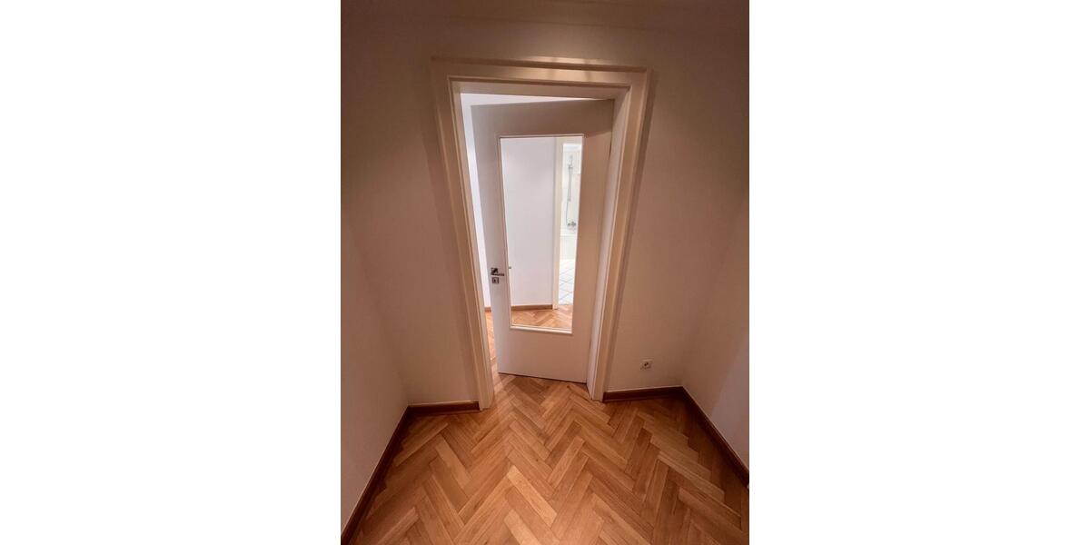 Etagenwohnung Düsseldorf Stadtbezirk 5 - 1 Zimmer, 49 m&sup2;, 1.150&euro; | Angebot:27547930