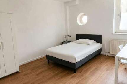 Zimmer Düsseldorf Düsseltal - 758&euro; | Angebot:27296719