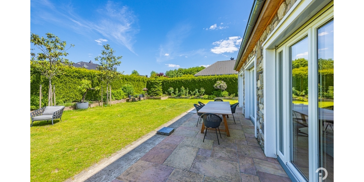 Repräsentatives Einfamilienhaus mit großem Garten. Ein sonniges Paradies mit 4-5 Zimmer für Familien - Einfamilienhaus Jüchen | Angebot:27566533