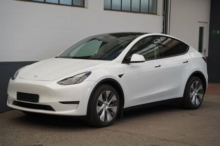 Tesla Model Y 49.880 km 36.950 &euro; Mönchengladbach 41236