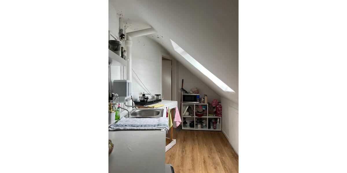 Dachgeschoßwohnung Düsseldorf Stadtbezirk 9 - 3 Zimmer, 35 m&sup2;, 465&euro; | Angebot:27551988
