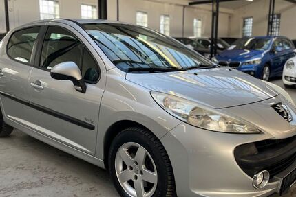 Peugeot 207 153.000 km 1.950 &euro; Velbert 42551