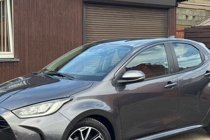 Toyota Yaris 53.000 km 14.800 &euro; Duisburg 47179