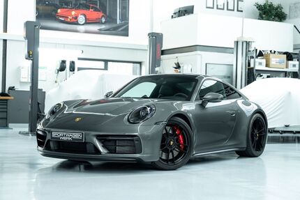 Porsche 992 7.800 km 151.900 &euro; Neuss 41470