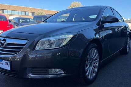 Opel Insignia 182.000 km 2.990 &euro; Düsseldorf 40233