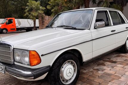 Mercedes-Benz 200 246.483 km 12.900 &euro; Langenfeld 40764