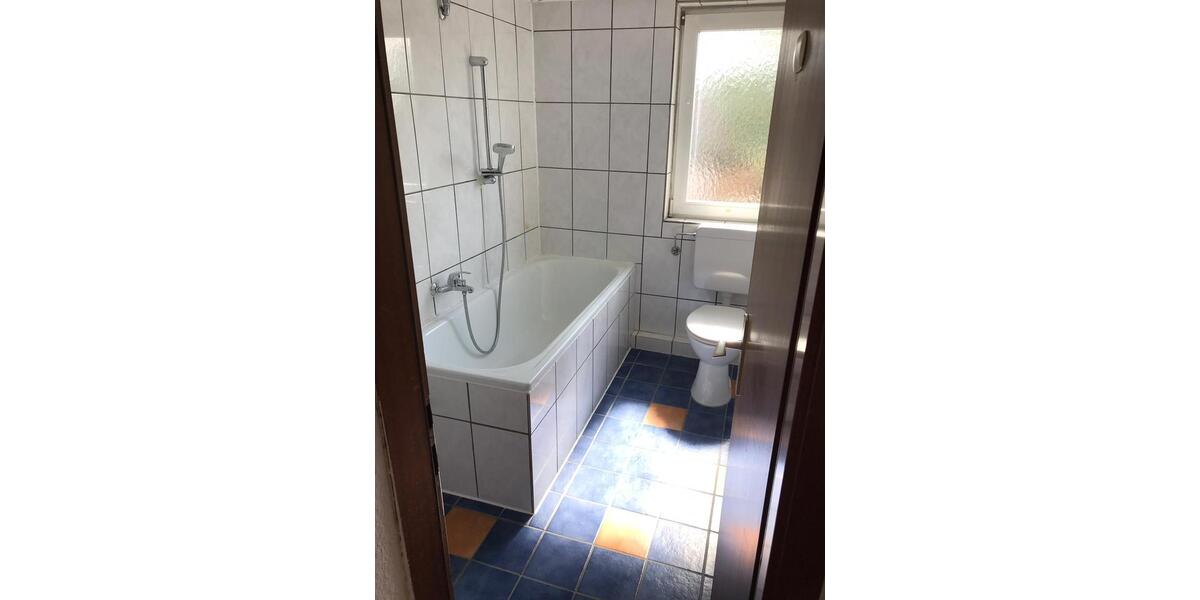 Etagenwohnung Krefeld - 3 Zimmer, 95 m&sup2;, 680&euro; | Angebot:27547826