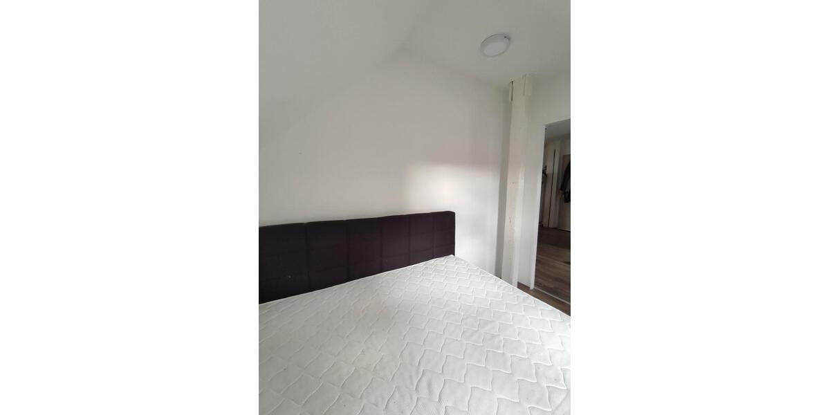Dachgeschoßwohnung Mönchengladbach West - 2 Zimmer, 48 m&sup2;, 66.000&euro; | Angebot:27534639