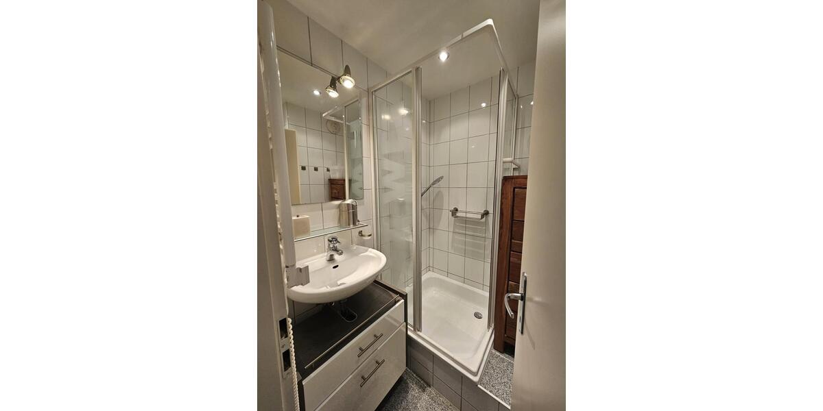 Etagenwohnung Neuss - 1 Zimmer, 37 m&sup2;, 480&euro; | Angebot:27548812