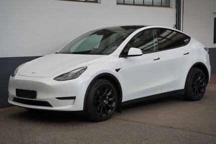 Tesla Model Y 38.121 km 33.950 &euro; Mönchengladbach 41236