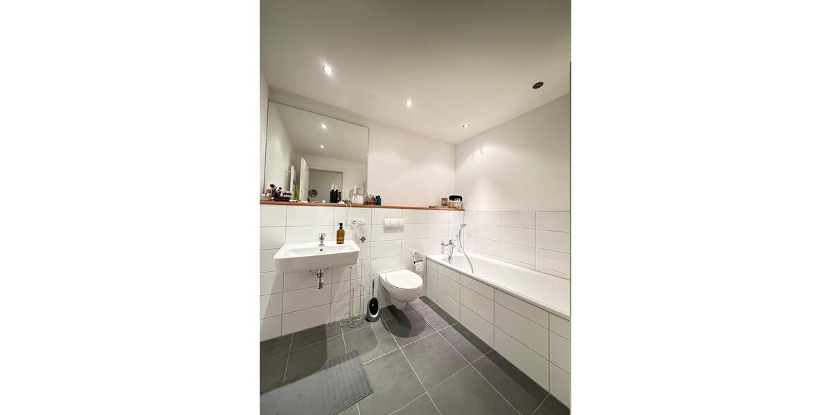 Etagenwohnung Düsseldorf Stadtbezirk 7 - 2.5 Zimmer, 82 m&sup2;, 1.952&euro; | Angebot:27548846