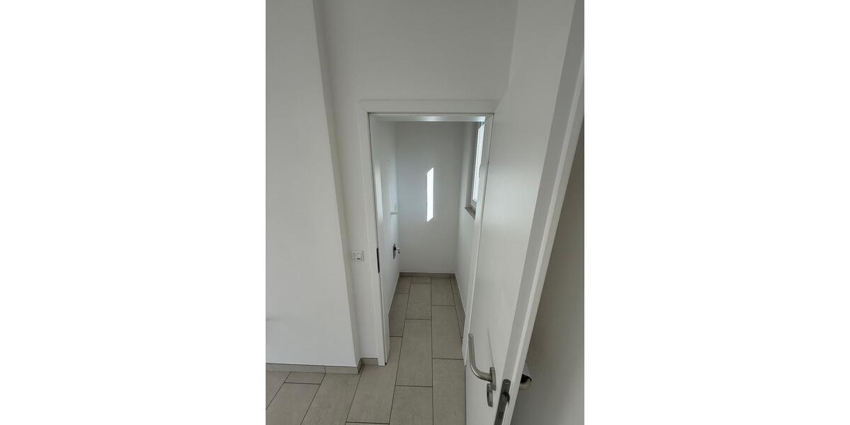 Etagenwohnung Duisburg Angerhausen - 4 Zimmer, 120 m&sup2;, 1.440&euro; | Angebot:27570424
