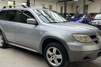 Mitsubishi Outlander 113.000 km 4.450 &euro; Velbert 42551