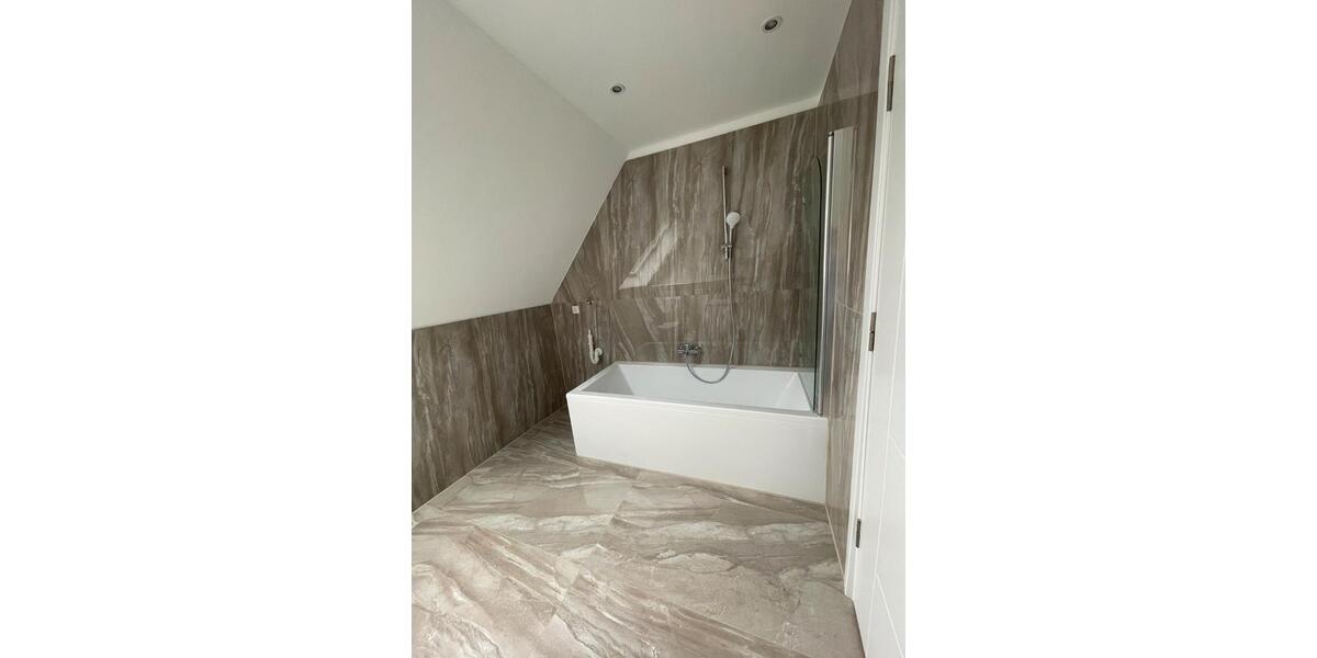 Maisonettenwohnung Düsseldorf Stadtbezirk 8 - 5 Zimmer, 99 m&sup2;, 2.700&euro; | Angebot:27539337