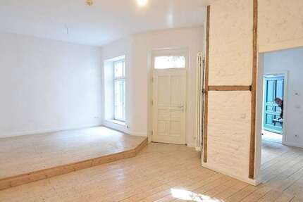 Haus Düsseldorf Altstadt - 11 Zimmer, 258 m&sup2;, 3.200&euro; | Angebot:20083227
