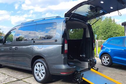 Ford Grand Tourneo 13.700 km 38.950 &euro; Solingen 42657