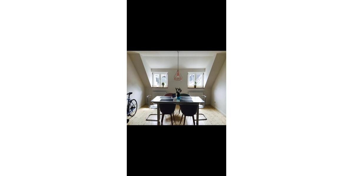 Dachgeschoßwohnung Mönchengladbach - 3.5 Zimmer, 103 m&sup2;, 1.250&euro; | Angebot:27539462