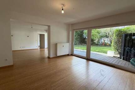 Wohnung Düsseldorf Stadtbezirk 2 - 7 Zimmer, 192 m&sup2;, 2.850&euro; | Angebot:27316664