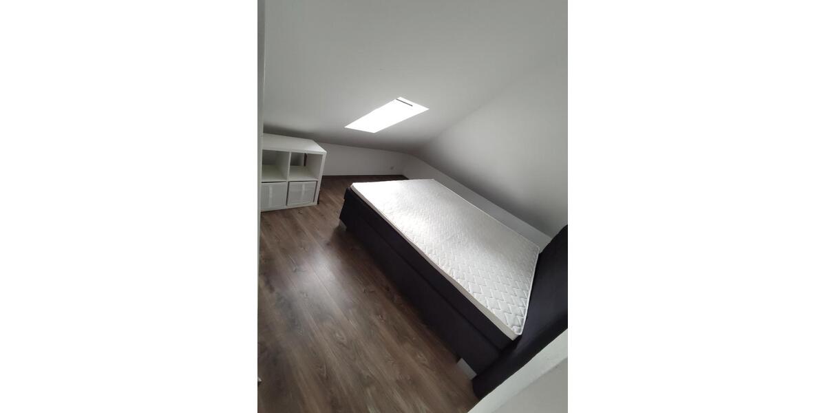 Dachgeschoßwohnung Mönchengladbach West - 2 Zimmer, 48 m&sup2;, 66.000&euro; | Angebot:27534639