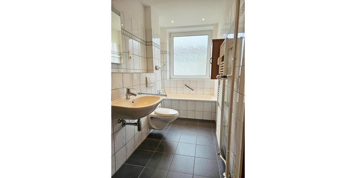 Etagenwohnung Düsseldorf Niederkassel - 3.5 Zimmer, 85 m&sup2;, 450.000&euro; | Angebot:27531555