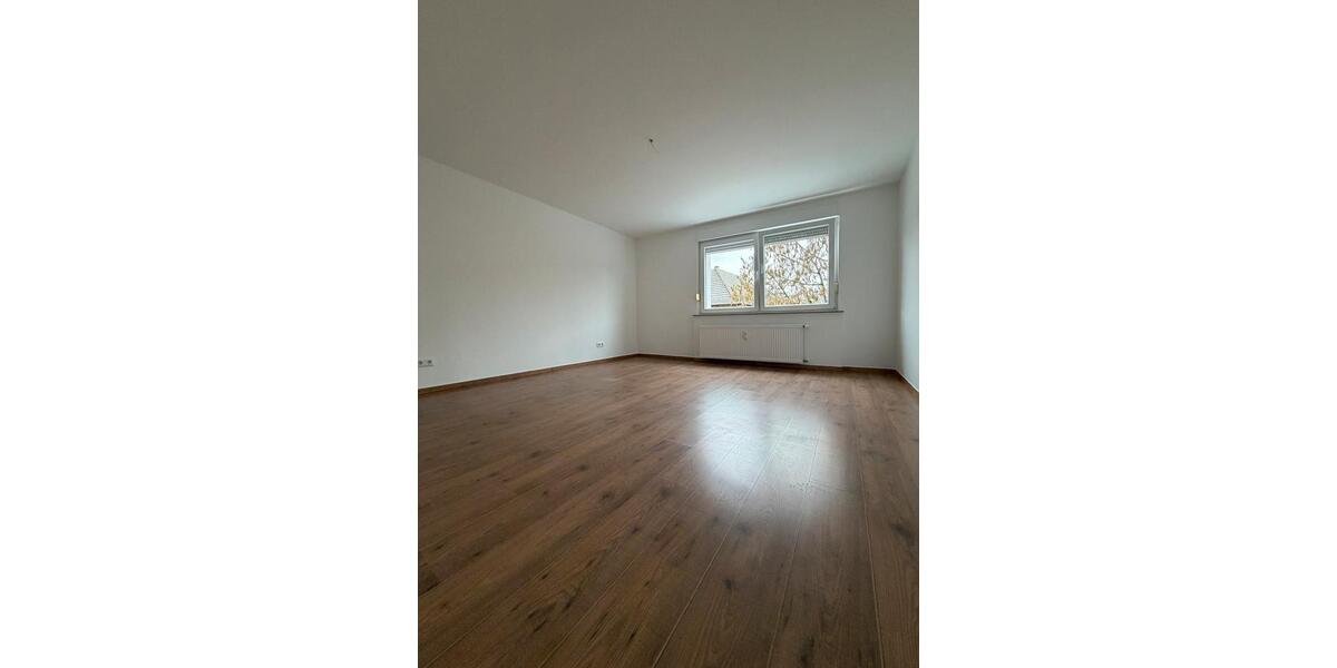 Etagenwohnung Grefrath - 4 Zimmer, 120 m&sup2;, 1.500&euro; | Angebot:27565934
