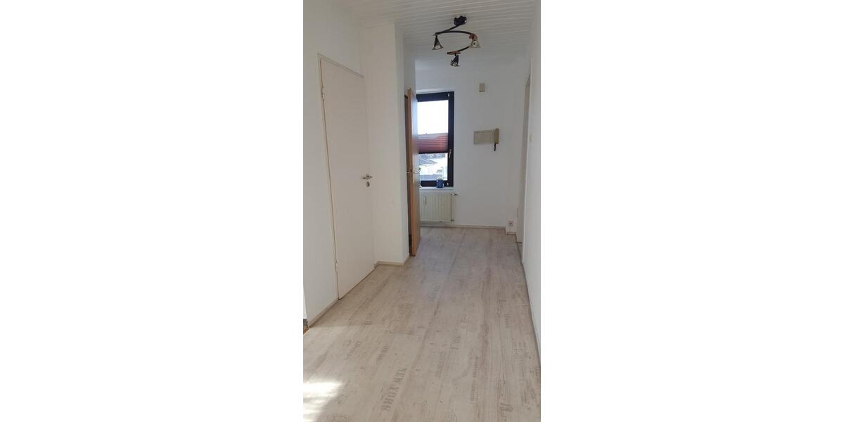 Dachgeschoßwohnung Duisburg Essenberg - 3 Zimmer, 450&euro; | Angebot:21343656