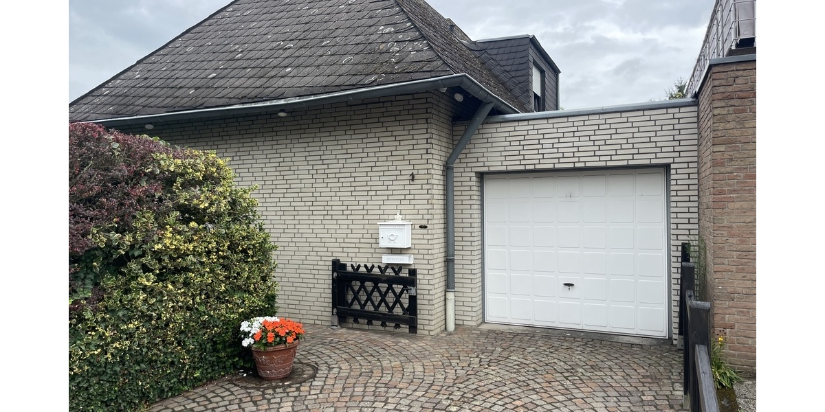 Traumhaus sucht geduldigen Käufer - Einfamilienhaus Dormagen Hackenbroich | Angebot:27452102