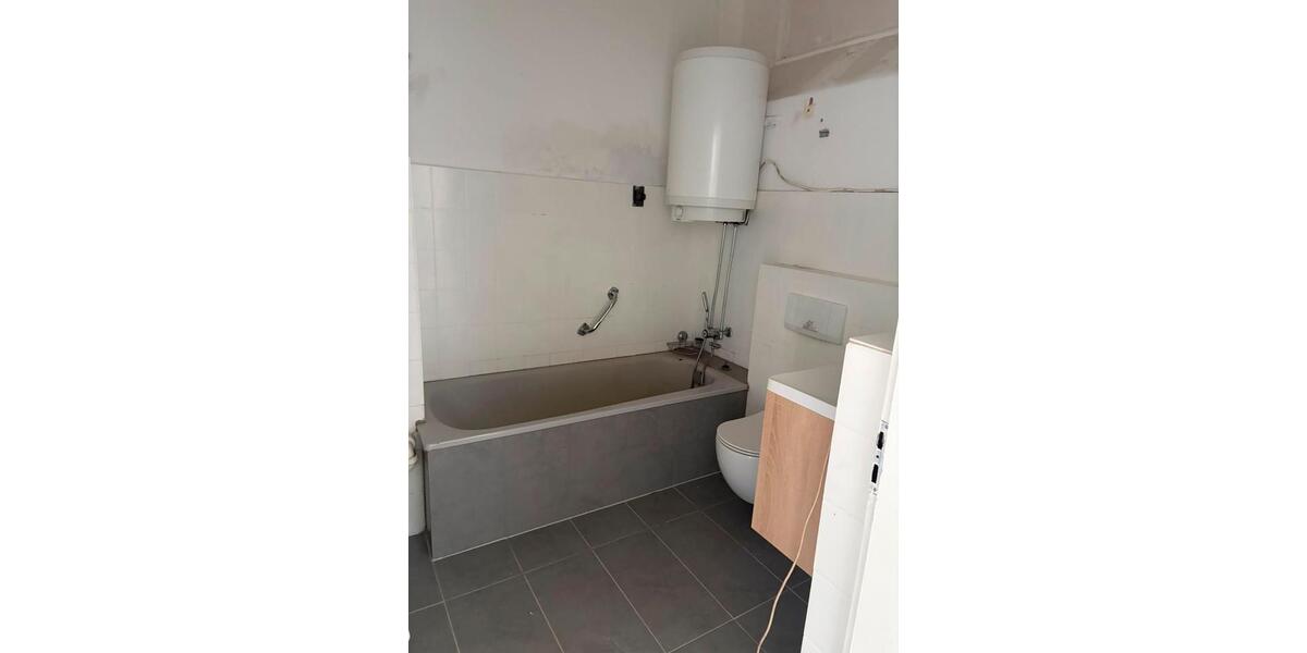 Etagenwohnung Leverkusen - 4 Zimmer, 90 m&sup2;, 900&euro; | Angebot:27532837