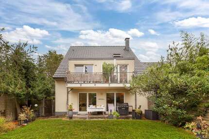 Haus Düsseldorf Stadtbezirk 5 - 9 Zimmer, 218 m&sup2;, 820.000&euro; | Angebot:27485080