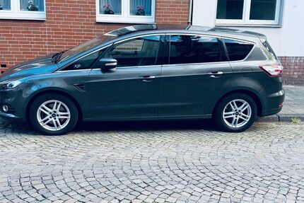 Ford S-Max 225.000 km 10.600 &euro; Duisburg 47137