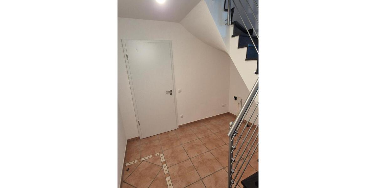 Etagenwohnung Wegberg - 4 Zimmer, 165 m&sup2;, 1.350&euro; | Angebot:27532813