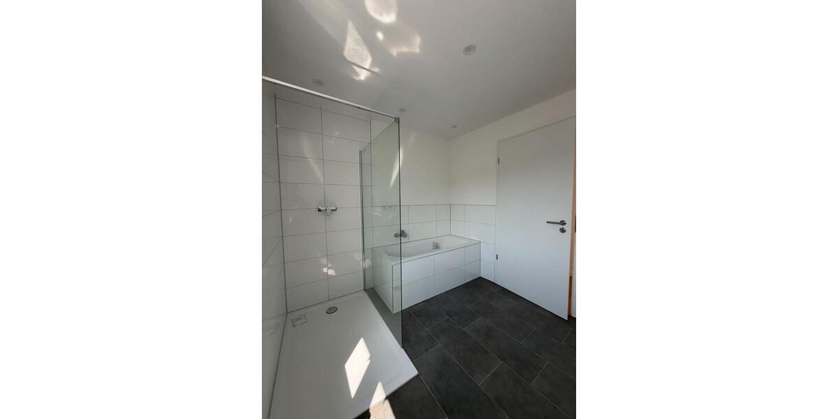 Etagenwohnung Duisburg Rheinhausen - 3 Zimmer, 136 m&sup2;, 1.190&euro; | Angebot:27553924