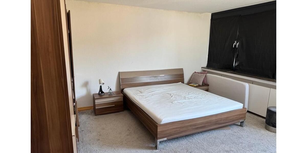 Etagenwohnung Neuss - 3 Zimmer, 98 m&sup2;, 1.450&euro; | Angebot:27549550