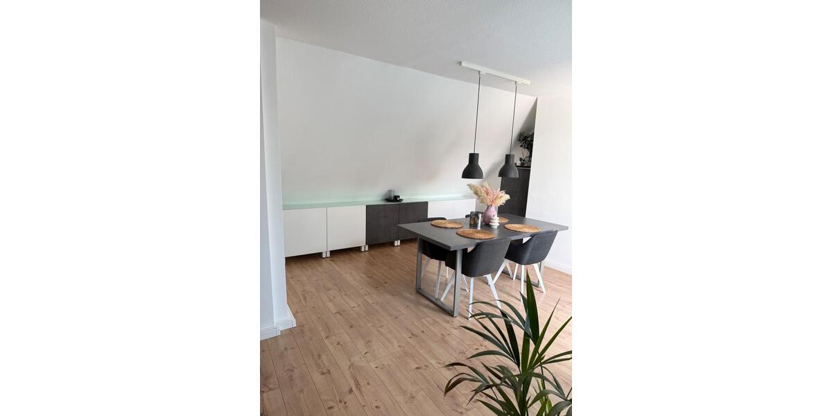 Dachgeschoßwohnung Mönchengladbach Nord - 3 Zimmer, 91 m&sup2;, 950&euro; | Angebot:27541089