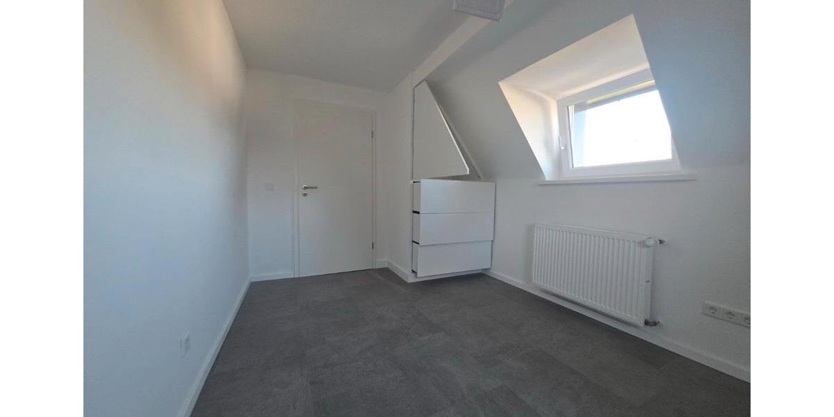 Dachgeschoßwohnung Leverkusen - 3 Zimmer, 75 m&sup2;, 1.200&euro; | Angebot:27546960
